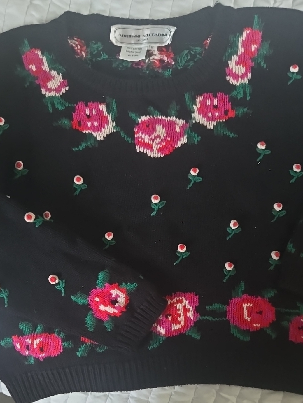 ADRIENNE VITTADINI VTG Black Crewneck Sweater with Pink Floral Embroidery